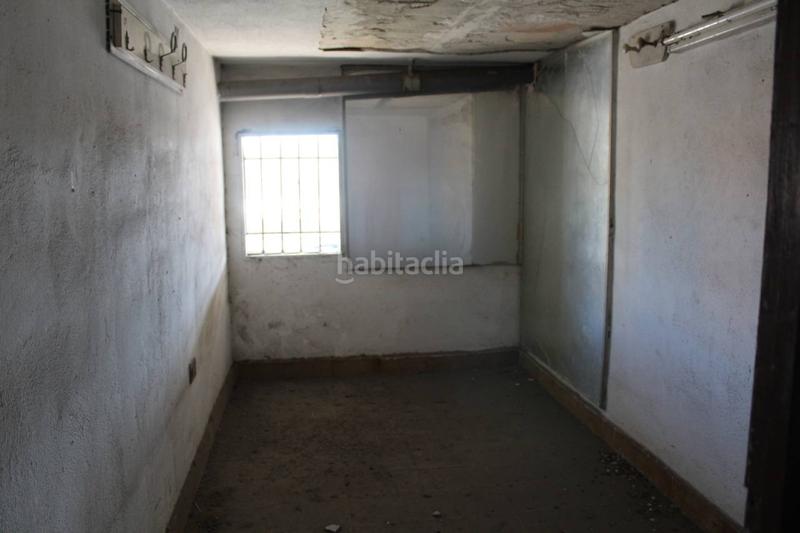 Foto e4aee431-e4d0-4ee8-b264-705a65c19a59. Bâtiment à usage industriel dans Antiga Moreira Sagunt