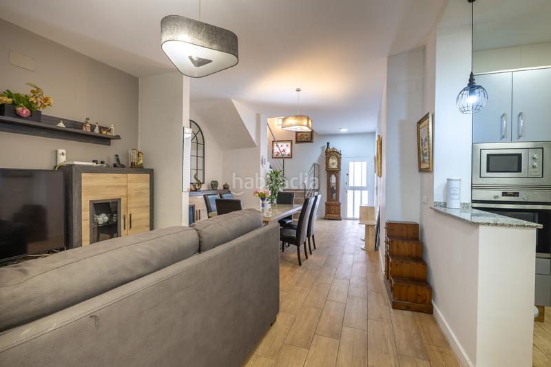 Foto a0ae9f64-d965-4dd0-80a9-dfa0a793f9b6. Towny house with parking in Centro puerto Sagunt