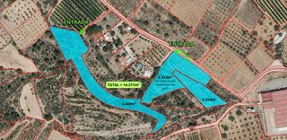 Terreny residencial a Monserrat. Finca rústica de 7.600 m con vivienda, luz y agua en montserrat