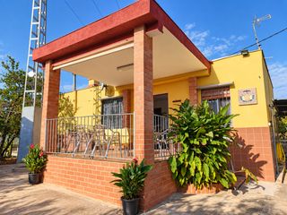 House in Segorbe. Finca rústica con casa registrada, piscina y 1.120 m de terreno