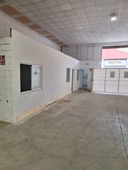 Industrial building in Calle Pino Alepo