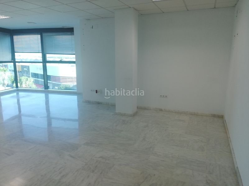 Foto fe0bf57c-7093-4cf7-9fa9-0d3e068b5138. Affitto ufficio in Pisa Mairena del Aljarafe