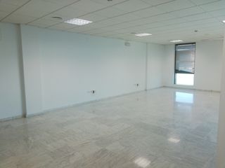 Miete Büro in Calle la industria 11. Oficina en alquiler metropol , pisa, mairena del aljarafe