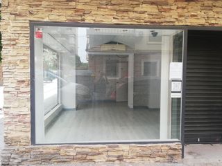 Lloguer Local Comercial a Los Remedios. Local en alquiler en los remedios-sevilla capital