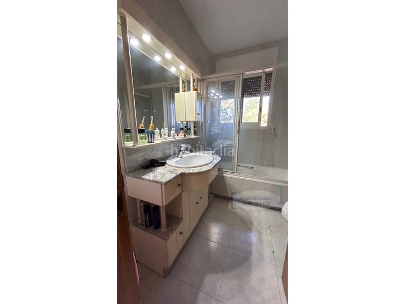 Foto 38fe0435-b724-4ac6-bd87-01810bbcb457. Haus mit parking in Can Parellada Terrassa