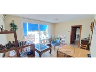 Pis a Can Casablanques. Piso 3 habitaciones soleado.