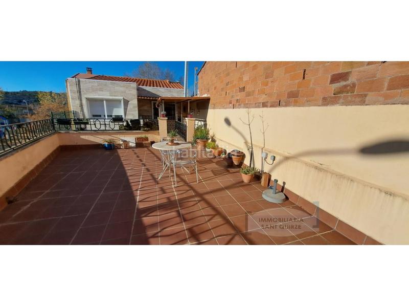 Foto 60288d9f-72cf-41f2-95d7-dcc527c8e52b. Casa  cantonera y local en el centro en Centre Sant Quirze del Vallès