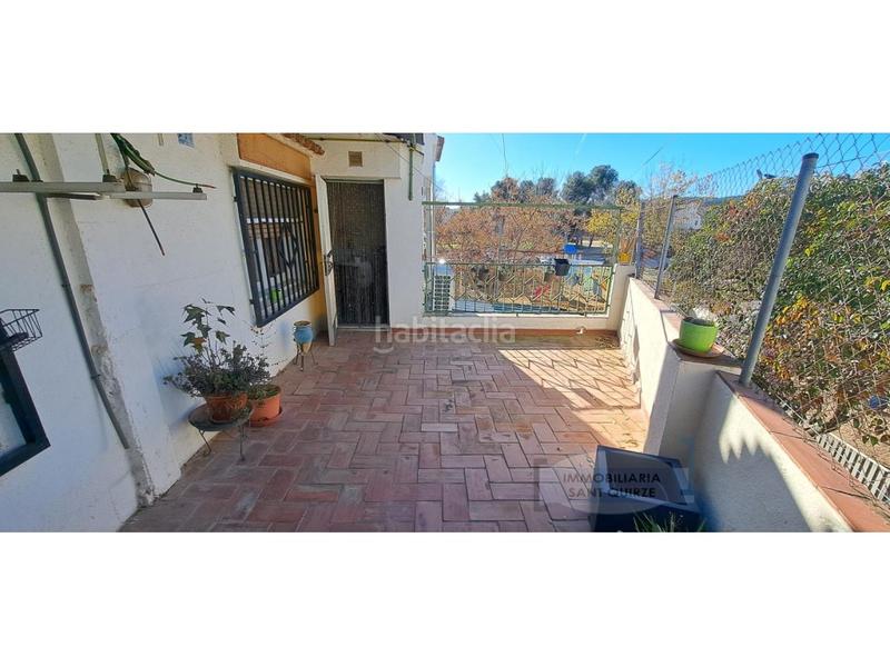 Foto e8e1e72c-8a75-4022-83ab-ed5bec9880af. Casa  cantonera y local en el centro en Centre Sant Quirze del Vallès