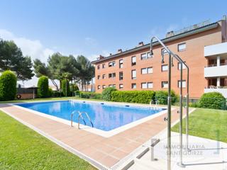 Location Appartement à Can Casablanques. 3 hab.,2 baños,terraza,piscina,pk y tr.