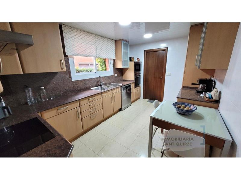 Foto 96dfa809-5a6d-474c-bd49-3af41657e54e. Casa con parcheggio in Centre Sant Quirze del Vallès