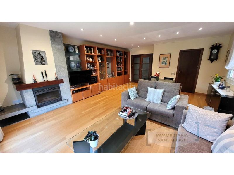 Foto fa8cb98f-0837-4856-805a-15463f9248e7. Casa con parcheggio in Centre Sant Quirze del Vallès