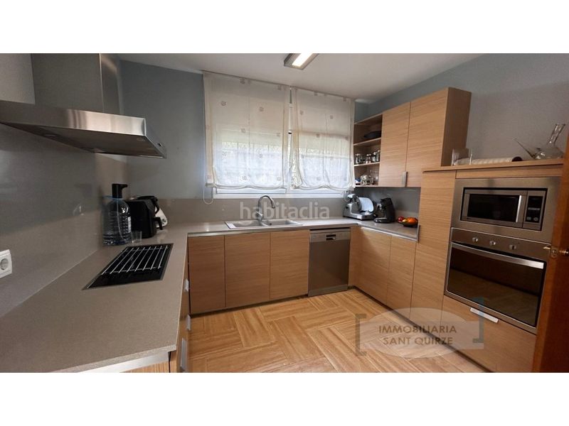 Foto 0065f30c-7361-49ad-8ba7-9ac8c1a18059. Casa amb aparcament a Les Fonts Terrassa