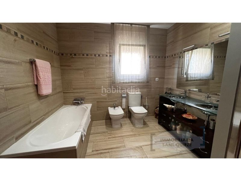 Foto 522486b1-e6db-4c10-a309-9b135648631a. Casa amb aparcament a Les Fonts Terrassa