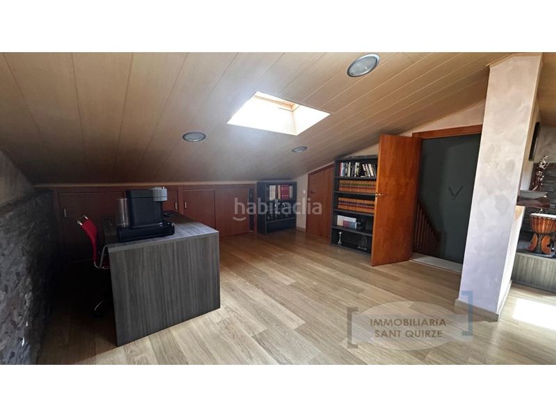 Foto 677a5322-5dc2-4b68-940b-10736652a8bb. Casa amb aparcament a Les Fonts Terrassa