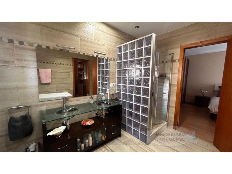 Foto 67a44d0a-32ae-4d2e-96d6-11d91f08ca5d. Casa amb aparcament a Les Fonts Terrassa