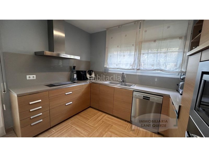 Foto bc478226-acb3-4794-bc2a-bd76139ac072. Casa amb aparcament a Les Fonts Terrassa