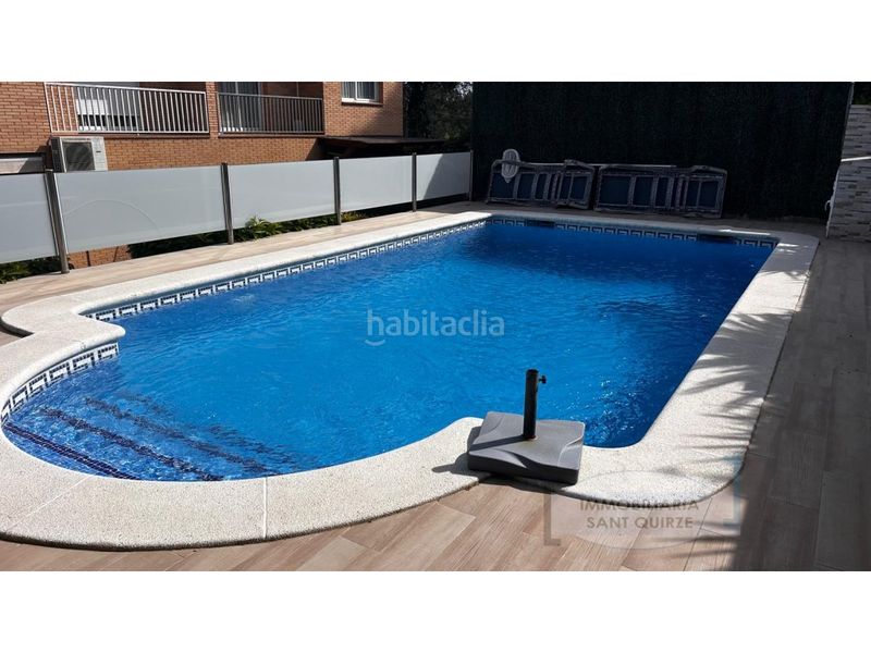 Foto f9779613-8579-41cd-ad79-46d7bc3933ea. Casa amb aparcament a Les Fonts Terrassa