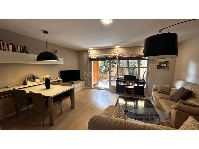 Foto b9f2d48f-765a-4b05-8167-329f5fd90362. Casa amb aparcament a Les Fonts Terrassa