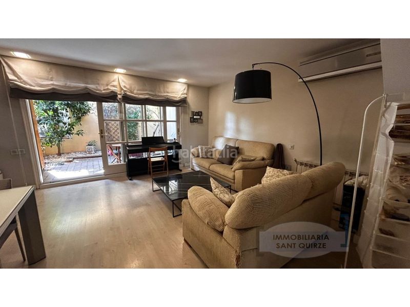 Foto cb069d9a-4543-4ae1-bb89-a10715a4583d. Casa amb aparcament a Les Fonts Terrassa