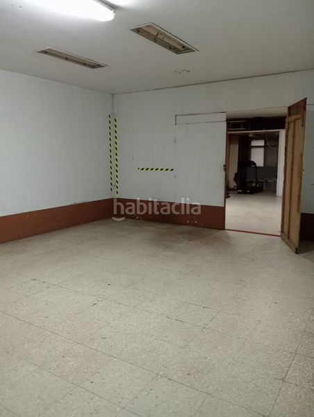 Foto a6bdb941-7846-4869-9574-cd0fcb0a3af1. Local comercial a Caranza Ferrol