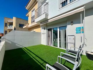 Casa adossada  Lirios. Espectacular bungalow completamente reformado en almoradí