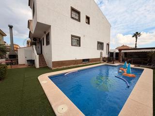 Casa  Zamora. Precioso chalet con piscina privada en el bañet, almoradi