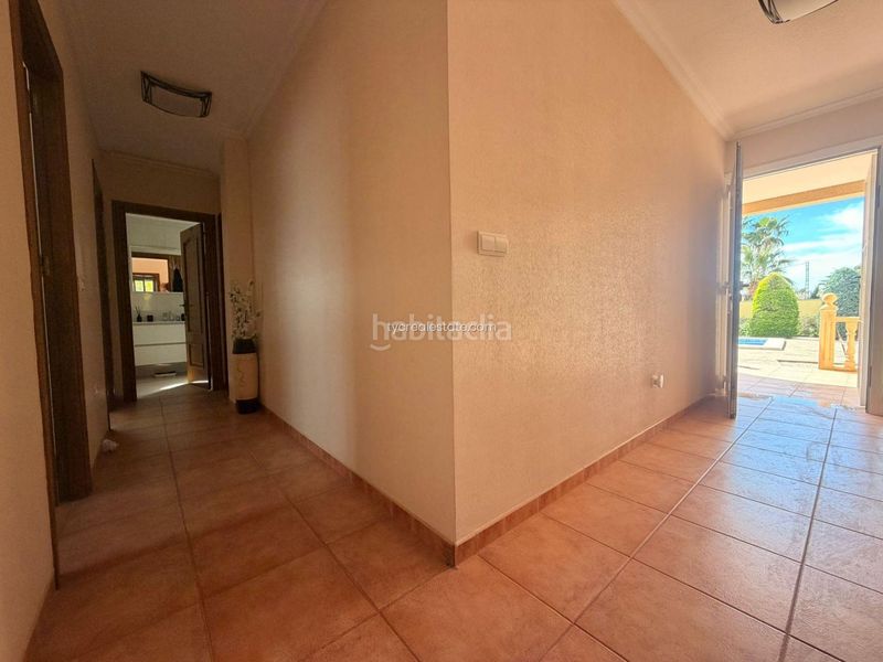 Foto 1256de8c-9085-4923-9952-f97277cfab22. Casa amb calefacció aparcament piscina a Catral