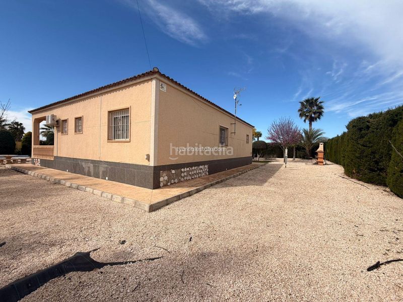 Foto e908d9c6-aca3-400d-bf96-3aa3981facf4. Casa amb calefacció aparcament piscina a Catral