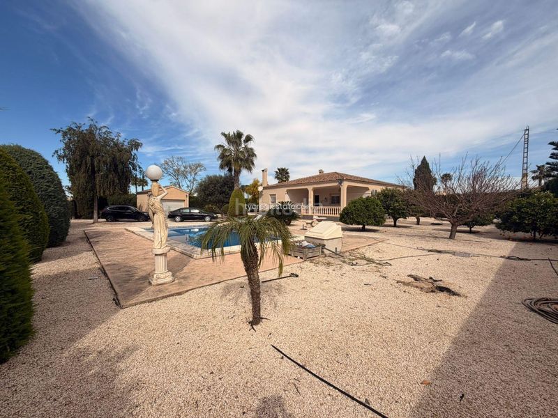 Foto f35b2e03-3cb8-4f85-a24d-40471de42147. Casa amb calefacció aparcament piscina a Catral