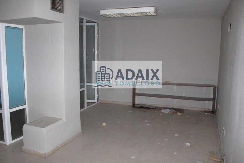 Foto f89210cc-c861-4f64-b8c6-8041ecb9aa28. Lloguer local comercial a Tomelloso