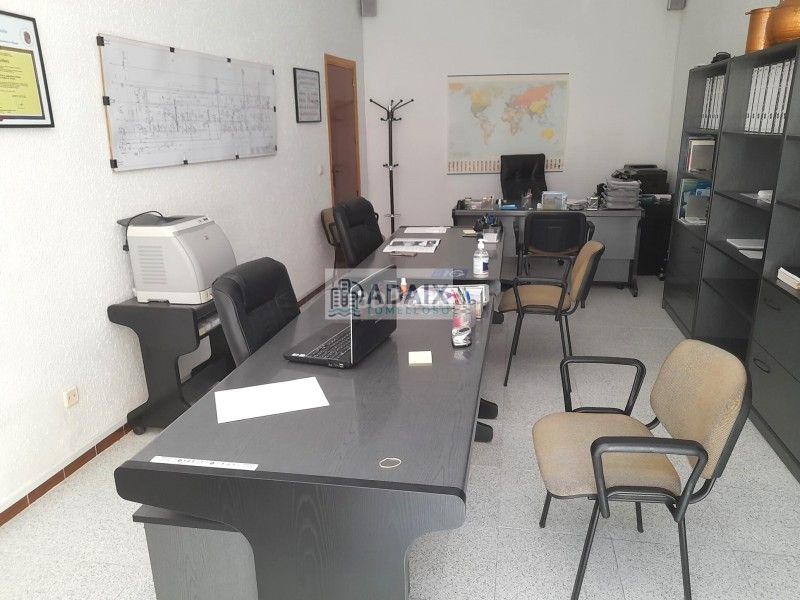 Foto 37bbf80a-ab8f-4ae0-bef2-61fc250e7bb8. Local comercial a Tomelloso