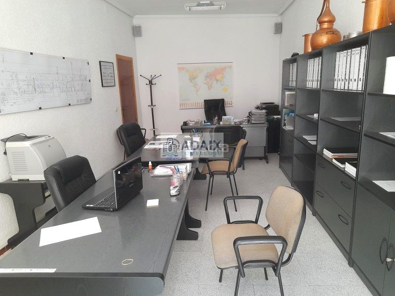 Foto b3357d37-7c29-47c4-8ec4-1ed11615e58a. Local comercial a Tomelloso