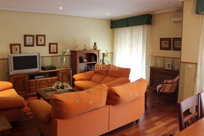 Foto a8f10f86-05c2-4220-b031-b2c58fe73493. Casa amb calefacció aparcament piscina a Tomelloso