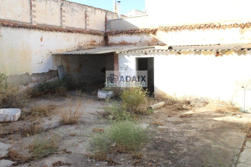 Foto f223bb0a-ffe9-445a-8ddc-d422d2a5775c. Planta baixa amb aparcament a Tomelloso