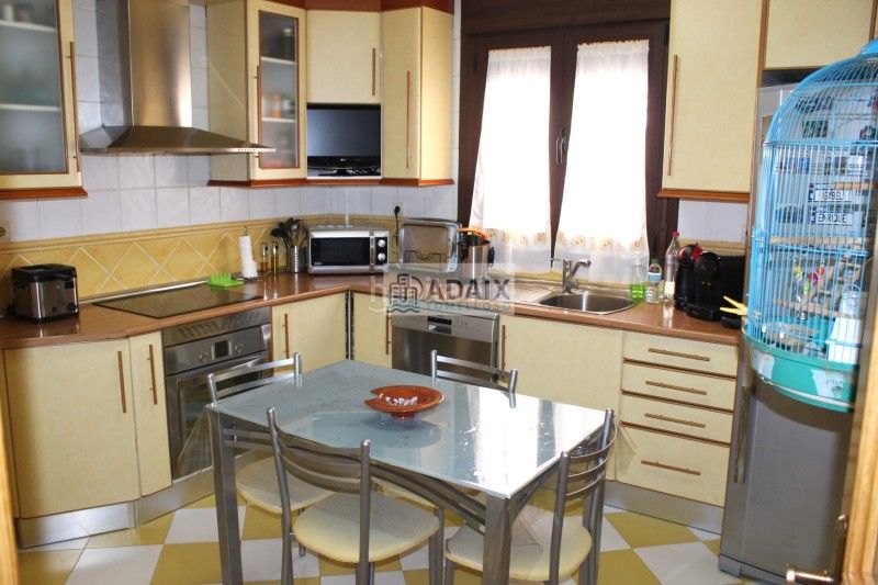 Foto 452f5bf8-5be5-492d-b4cd-299638b56a52. Casa adossada amb calefacció aparcament a Tomelloso