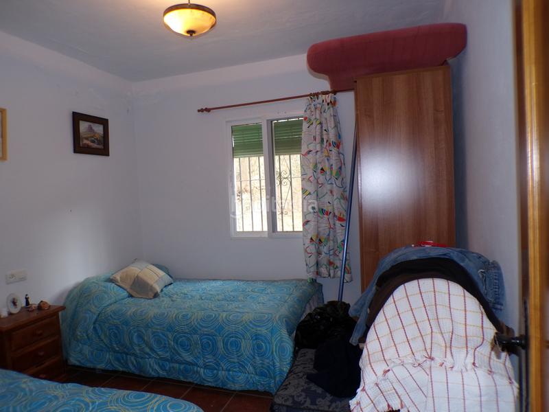 Foto 6646adbd-cbc8-49d0-ad1d-e9fecd08cb20. Masía en avenida de torrox 10 casa rustica con terreno en la zona en Cómpeta