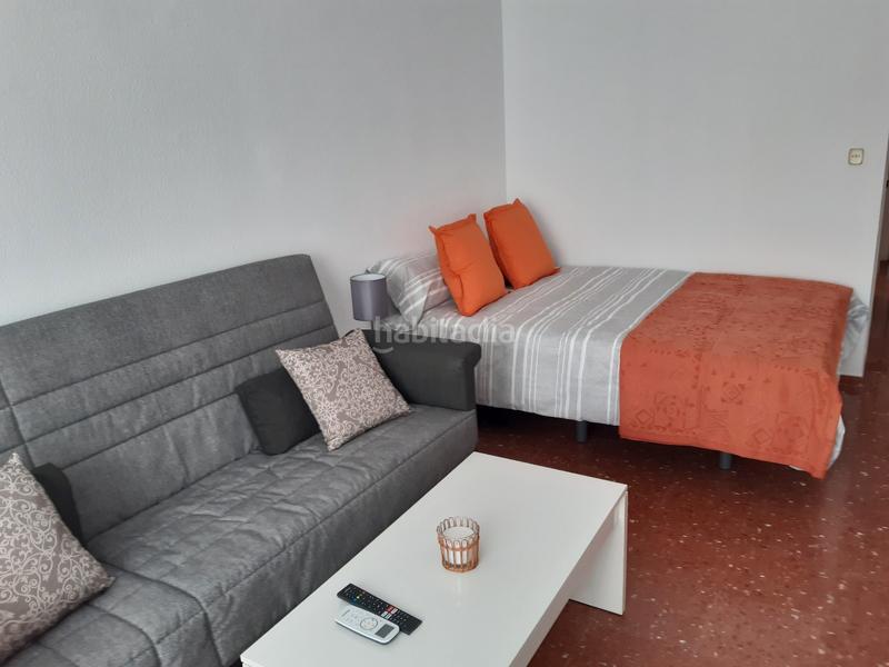 Foto f841c588-fb3b-4584-88f9-2268e9b18d1c. Estudio en avenida antonio toré toré 22 en Poniente-Faro Torre del Mar