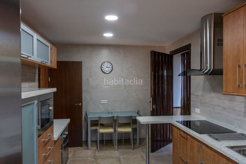 Foto 32798fea-1cb8-40f5-a9d2-2f3e8d1b5d9e. Masia amb xemeneia calefacció aparcament piscina a Periana