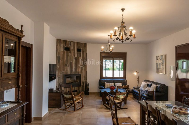 Foto ea625d24-5fd7-4245-a8fc-81e6f0ea1cb6. Masia amb xemeneia calefacció aparcament piscina a Periana