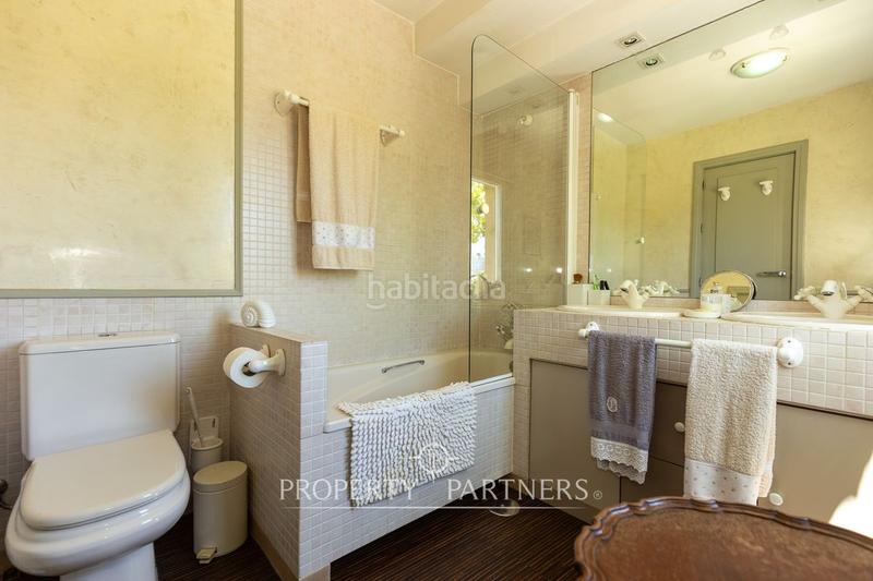 Foto 51fc7ef0-6003-443a-aa26-5666e7728e2a. Apartamento discreto ático con gran terraza en El Viso en Madrid