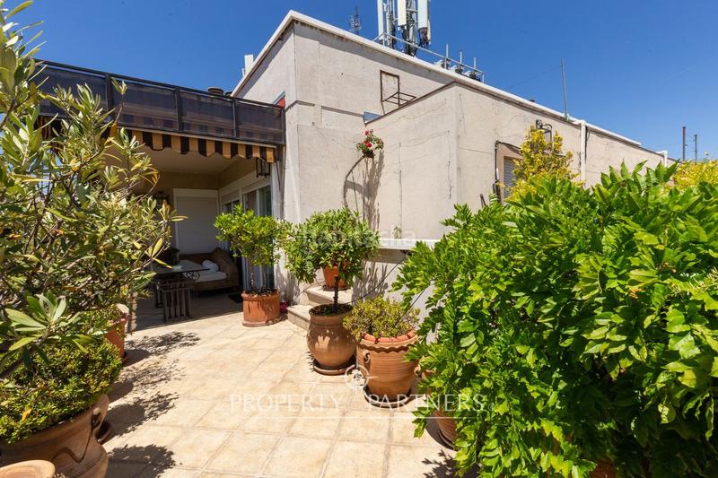 Foto 64a03725-5a8d-4d55-b8e0-f4512affcdec. Apartamento discreto ático con gran terraza en El Viso en Madrid