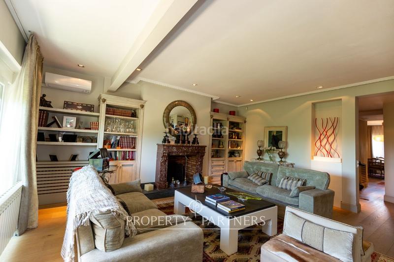 Foto 9c762111-e762-4e17-bac0-097fae88bdc7. Apartamento discreto ático con gran terraza en El Viso en Madrid