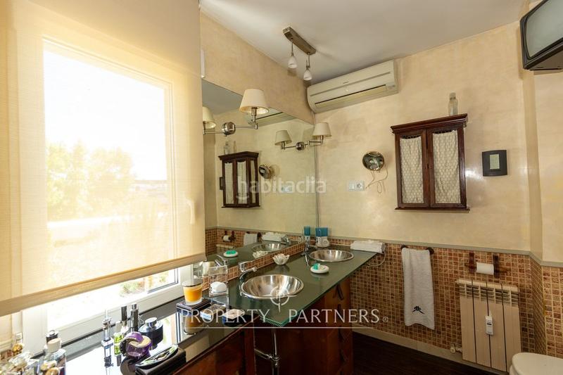Foto ad745e23-fcf0-459d-91fa-e33a72de5d44. Apartamento discreto ático con gran terraza en El Viso en Madrid