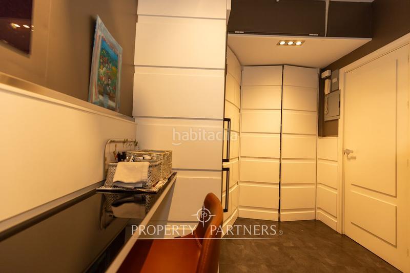 Foto afc13ffe-6303-4ee5-af89-15ce070561a8. Apartamento discreto ático con gran terraza en El Viso en Madrid