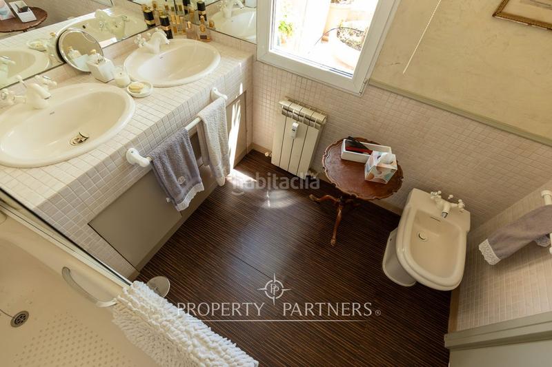 Foto fe2f6921-9729-4f4d-8bd6-19a74783034c. Apartamento discreto ático con gran terraza en El Viso en Madrid