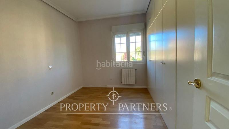 Foto 06927048-6429-44ea-ad30-cce85544ccb1. Casa a schiera con riscaldamento parcheggio piscina in La Moraleja