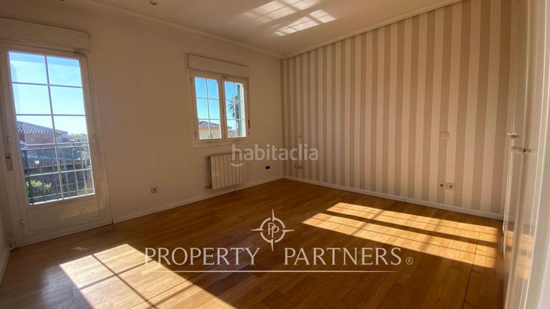 Foto 78fdeb98-c1d9-4a41-b505-21418b3f8854. Casa a schiera con riscaldamento parcheggio piscina in La Moraleja