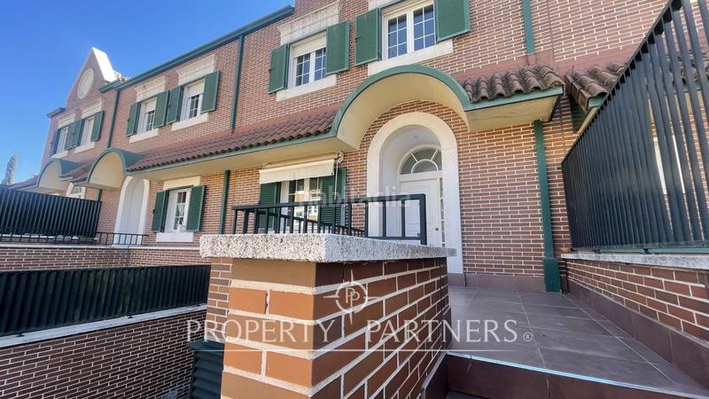 Foto 7f77e63e-a5e6-4644-a612-6521c0c5c64a. Casa a schiera con riscaldamento parcheggio piscina in La Moraleja