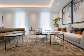 Apartament  Calle de cervantes. Piso reformado a estrenar con balcones a plaza neptuno