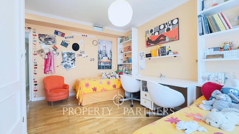 Foto 68459c2c-8ed4-4dba-bab8-25c01c3d3d50. Casa pareada espectacular chalet pareado en zona arturo soria en Madrid